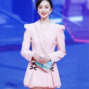 每日大赛 赵露思说未来能拍戏就拍 刘涛咪咪大的照片,刘涛咪咪大照片引发热议